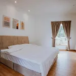 Bercham Heigh Hillview Villa By Verve
