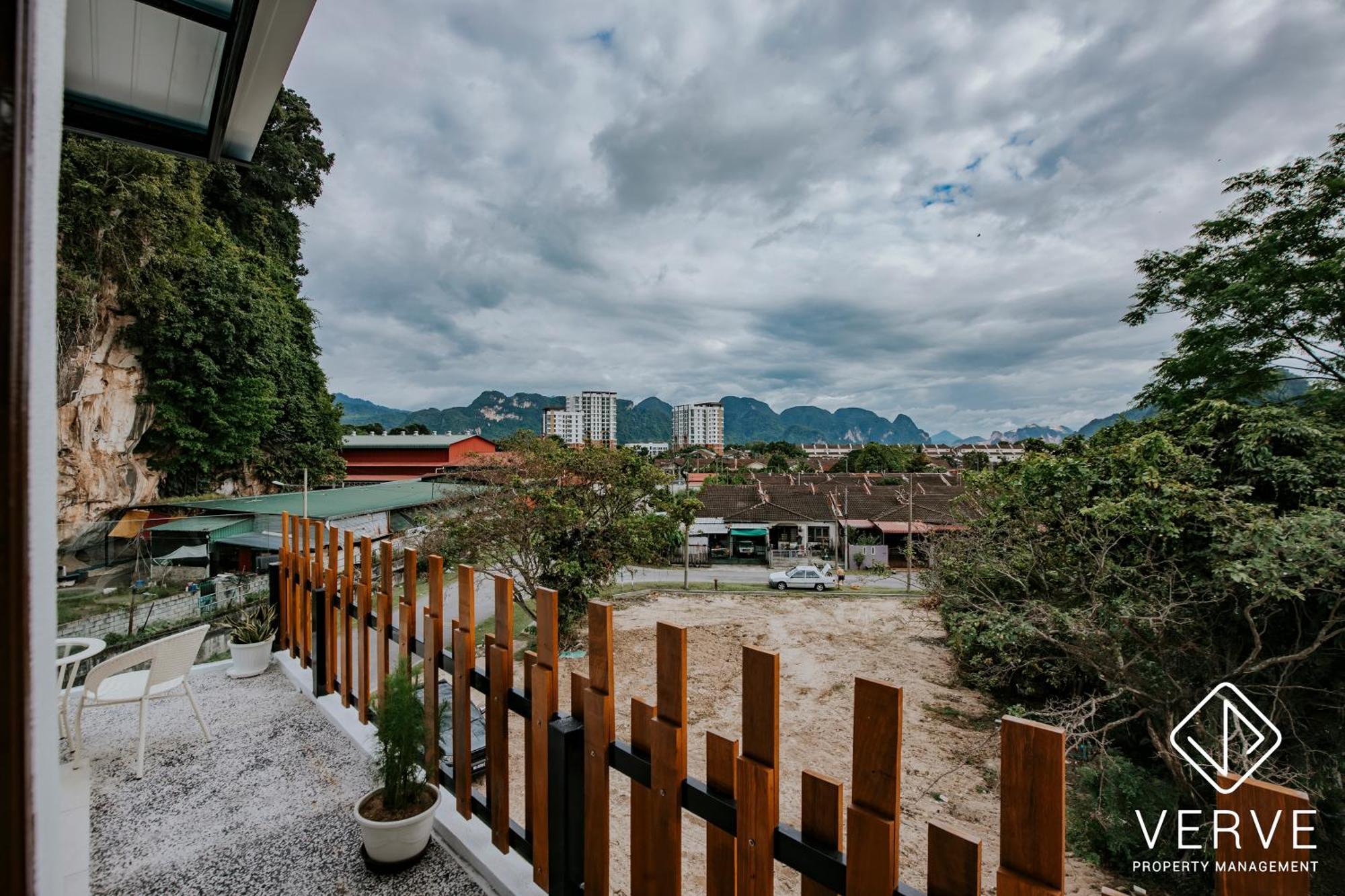 Bercham Heigh Hillview By Verve *